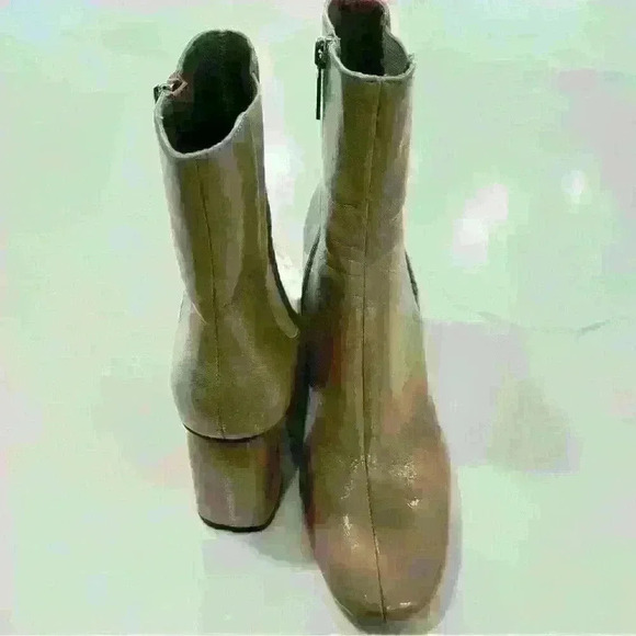 Elegant Beige Ankle Boots - Picture 5 of 13